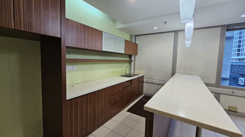 Pejabat untuk Disewa di KLCC (KL City Centre) - Rachel Too - Kitchen - PropertyGuru.com.my