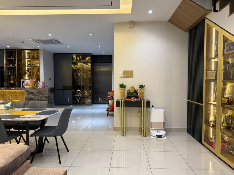 2-storey Terraced House for Sale in Bukit Raja (Selangor) - Ivan Wong - Dining Room - PropertyGuru.com.my