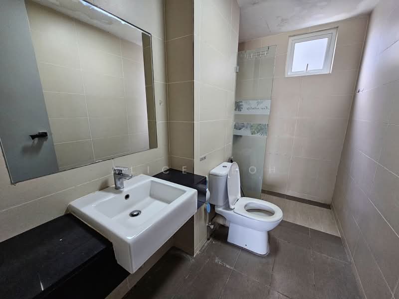 Kondominium untuk Dijual di Tropicana Bay Residences - Alice Teoh - Bathroom - PropertyGuru.com.my