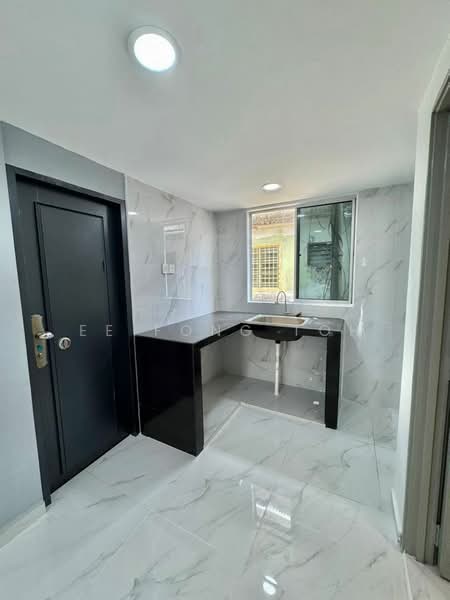 Rumah Teres 2 Tingkat untuk Dijual di Taman Rinting (Masai) - Ee Fong Toh - Kitchen - PropertyGuru.com.my