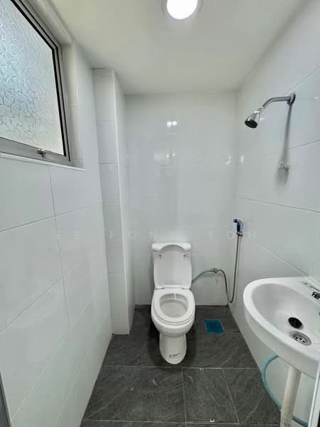 Rumah Teres 2 Tingkat untuk Dijual di Taman Rinting (Masai) - Ee Fong Toh - Bathroom - PropertyGuru.com.my