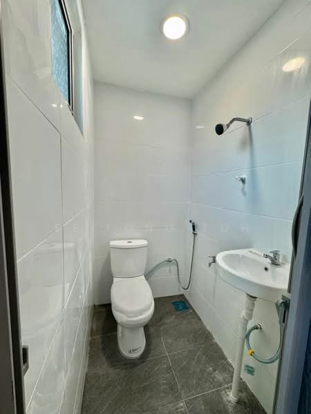 Rumah Teres 2 Tingkat untuk Dijual di Taman Rinting (Masai) - Ee Fong Toh - Bathroom - PropertyGuru.com.my