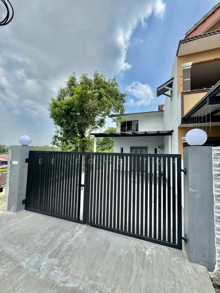 Rumah Teres 2 Tingkat untuk Dijual di Taman Rinting (Masai) - Ee Fong Toh - Exterior - PropertyGuru.com.my