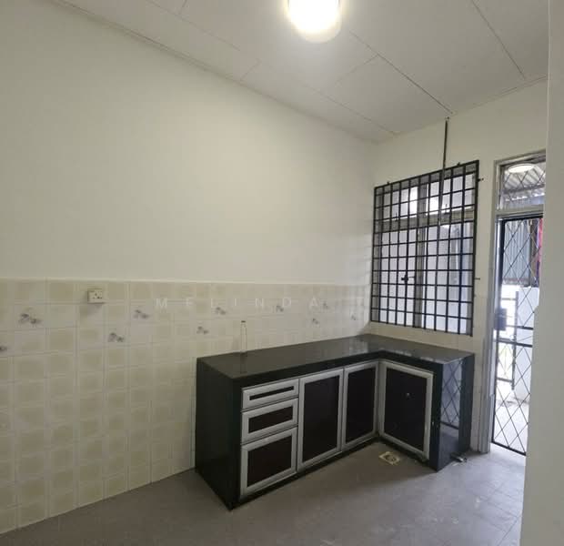 1-storey Terraced House for Sale in Taman Senai Utama (Kulai) - Melinda Ee - Kitchen - PropertyGuru.com.my