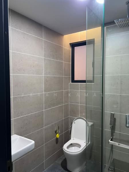 Kondominium untuk Disewa di The Valley Residences @ SkySierra - Farah Kamal - Bathroom - PropertyGuru.com.my