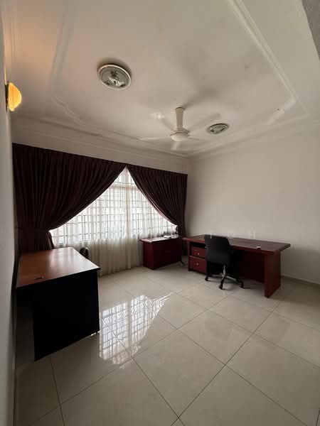 Semi-Detached House for Sale in Taman Johor Jaya (Johor Bahru) - Ee Fong Toh - Study - PropertyGuru.com.my