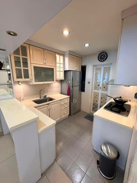 Service Residence for Sale at SuriaMas Suites - Ee Fong Toh - Kitchen - PropertyGuru.com.my