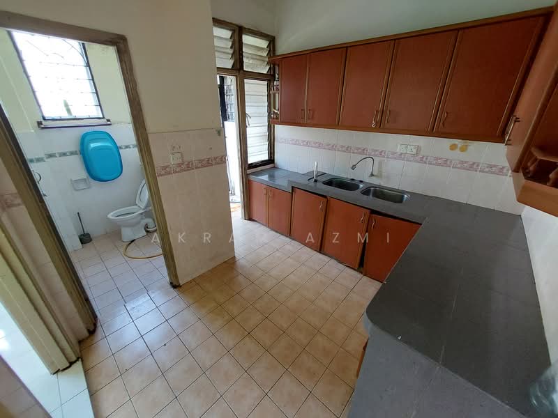 2-storey Terraced House for Sale in Bandar Tasik Kesuma (Beranang) - Akram Azmi - Kitchen - PropertyGuru.com.my