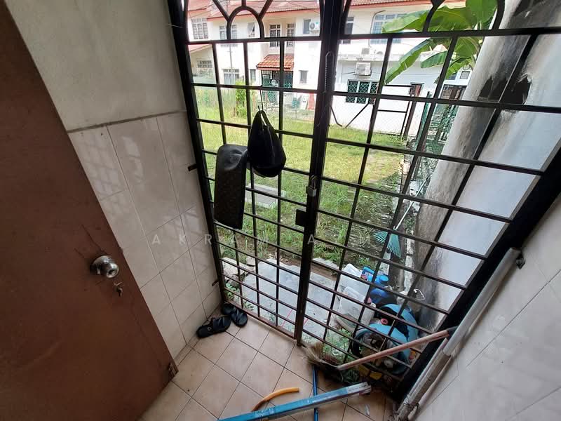 2-storey Terraced House for Sale in Bandar Tasik Kesuma (Beranang) - Akram Azmi - Exterior - PropertyGuru.com.my