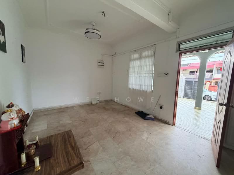 2-storey Terraced House for Rent in Taman Sri Tebrau (Johor Bahru) - Wee Howe - Living Room - PropertyGuru.com.my