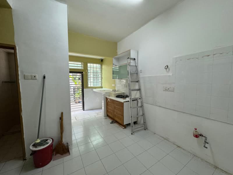 3-storey Terraced House for Sale in Tanjung Bungah (Penang) - Max Ng - Kitchen - PropertyGuru.com.my