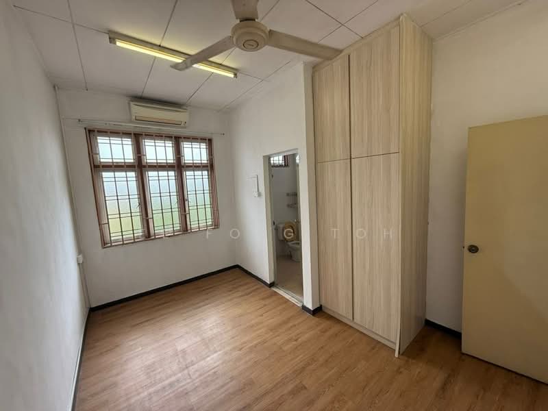 2-storey Terraced House for Sale in Taman Puteri Wangsa (Ulu Tiram) - Ee Fong Toh - Bedroom - PropertyGuru.com.my