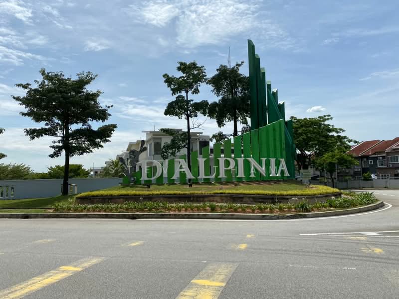 Semi-Detached House for Sale in D'alpinia (Puchong) - Steve Tham - Exterior - PropertyGuru.com.my