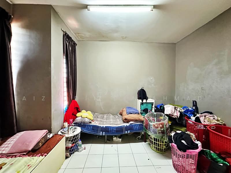 2-storey Terraced House for Sale in Bandar Seri Putra (Bangi) - Aizuddin bin Ahmad - Bedroom - PropertyGuru.com.my