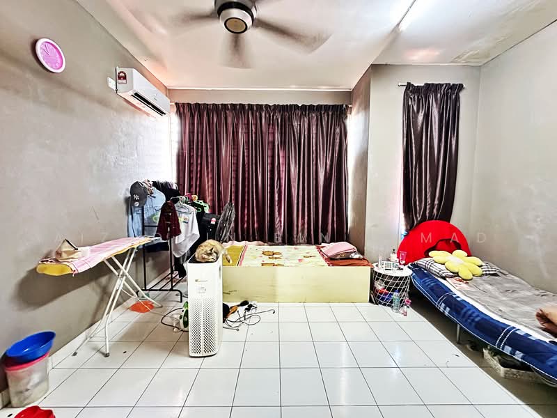 2-storey Terraced House for Sale in Bandar Seri Putra (Bangi) - Aizuddin bin Ahmad - Bedroom - PropertyGuru.com.my