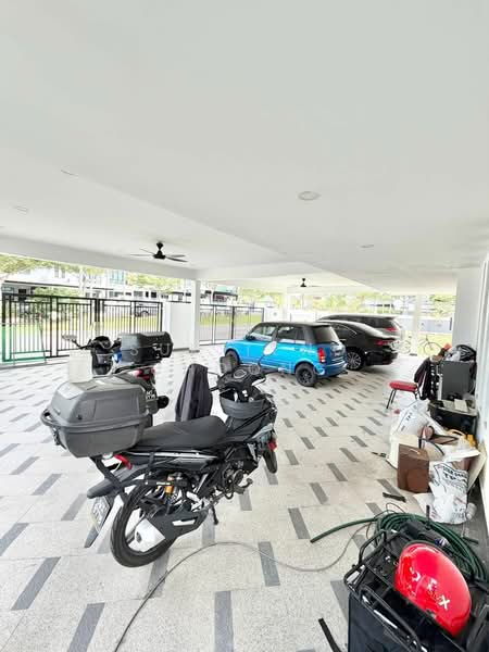 Cluster House for Sale in Johor Bahru (Johor) - Suk Teng Choong - Car Park - PropertyGuru.com.my