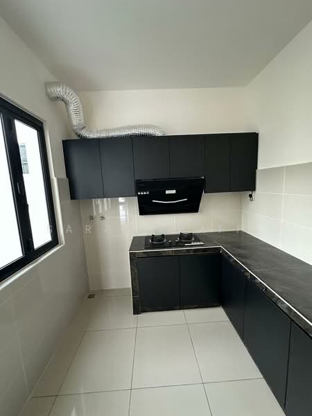 Cluster House for Rent in Iskandar Puteri (Nusajaya) (Johor) - Sarah Shaffi - Kitchen - PropertyGuru.com.my