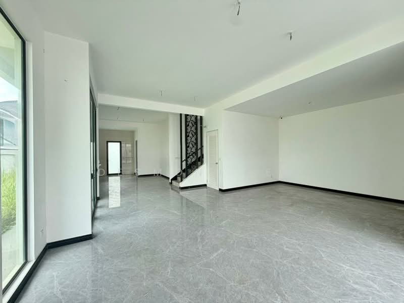 Rumah Berkembar untuk Dijual di Setia Tropika (Johor Bahru) - Desmond Lew - Living Room - PropertyGuru.com.my