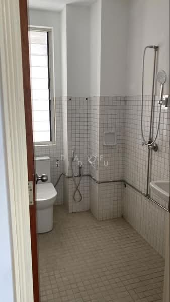 Kondominium untuk Dijual di 2-Twelve - Dave Sidhu - Bathroom - PropertyGuru.com.my