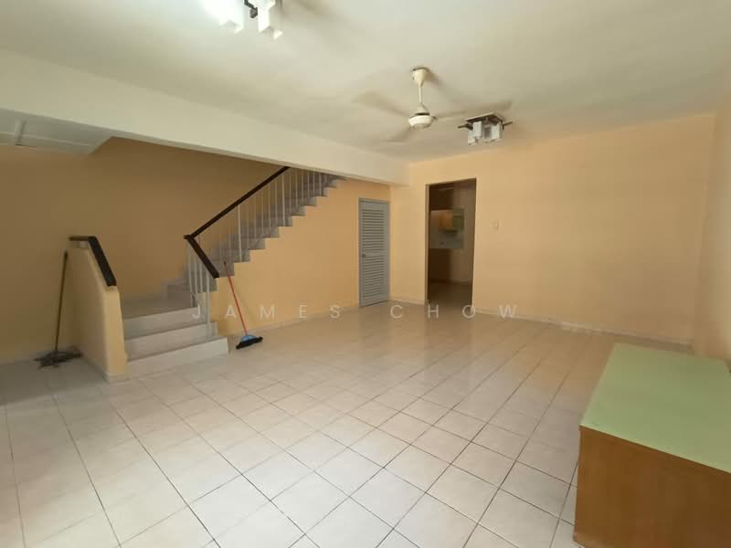 Rumah Teres 2 Tingkat untuk Dijual di Bandar Mahkota Cheras (Cheras) - James Chow - Living Room - PropertyGuru.com.my
