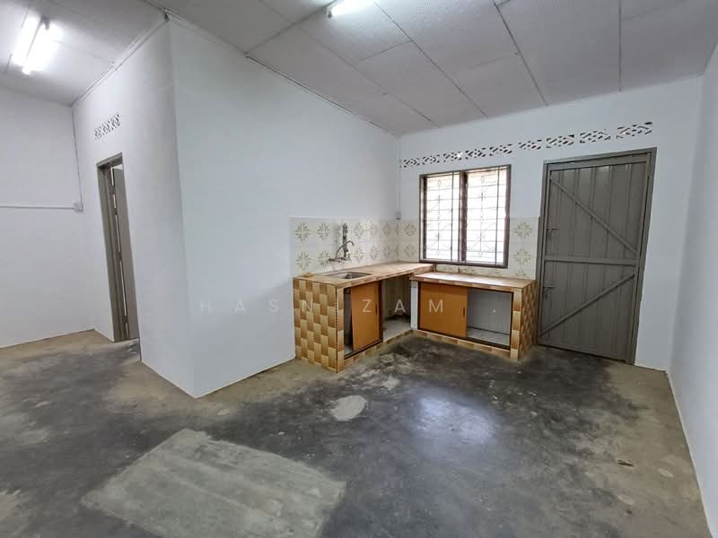 Rumah Teres 1 Tingkat untuk Dijual di Taman Bandar Baru (Sungai Lalang) - Hasnizam . - Kitchen - PropertyGuru.com.my