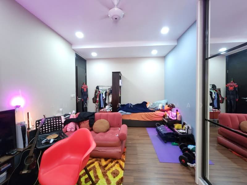 Semi-Detached House for Sale in Bukit Jelutong (Shah Alam) - Wan Azlan Ahmad - Bedroom - PropertyGuru.com.my