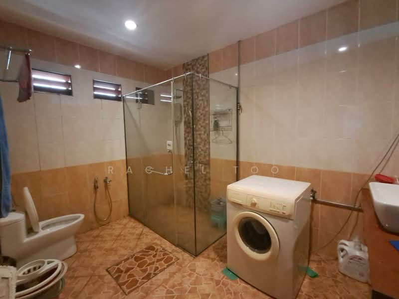 2-storey Terraced House for Sale in Usj 9 (Subang Jaya) - Rachel Too - Bathroom - PropertyGuru.com.my