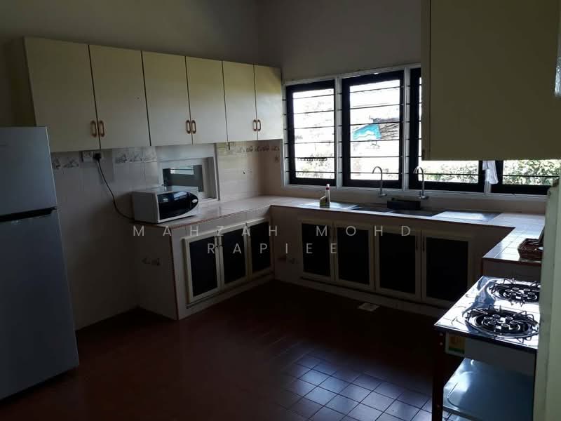 Rumah Banglo untuk Dijual di Tanjung Gemok (Port Dickson) - Mahzah Mohd Rapiee - Kitchen - PropertyGuru.com.my