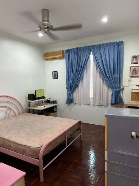 Semi-Detached House for Sale in Kuching (Sarawak) - Bong Xian - Bedroom - PropertyGuru.com.my