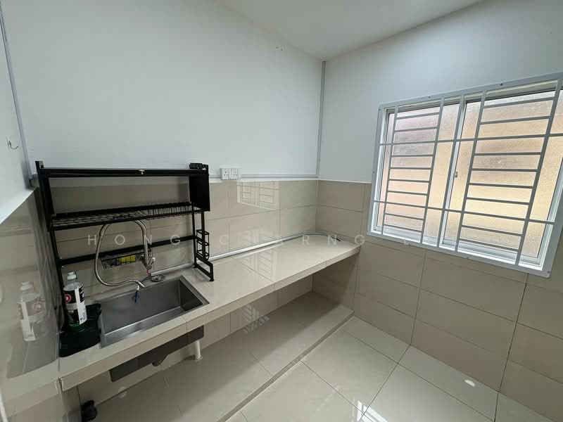 1.5-storey Terraced House for Rent in Johor Bahru (Johor) - Hong Charng Lee - Kitchen - PropertyGuru.com.my
