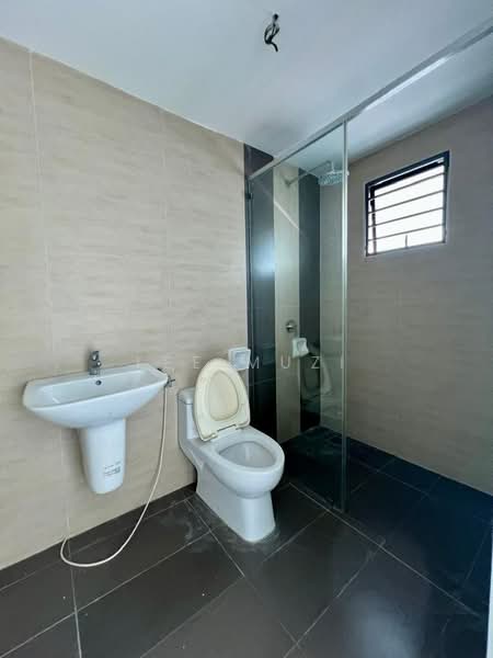 Semi-Detached House for Sale in Chemor (Perak) - Lee Muzi - Bathroom - PropertyGuru.com.my