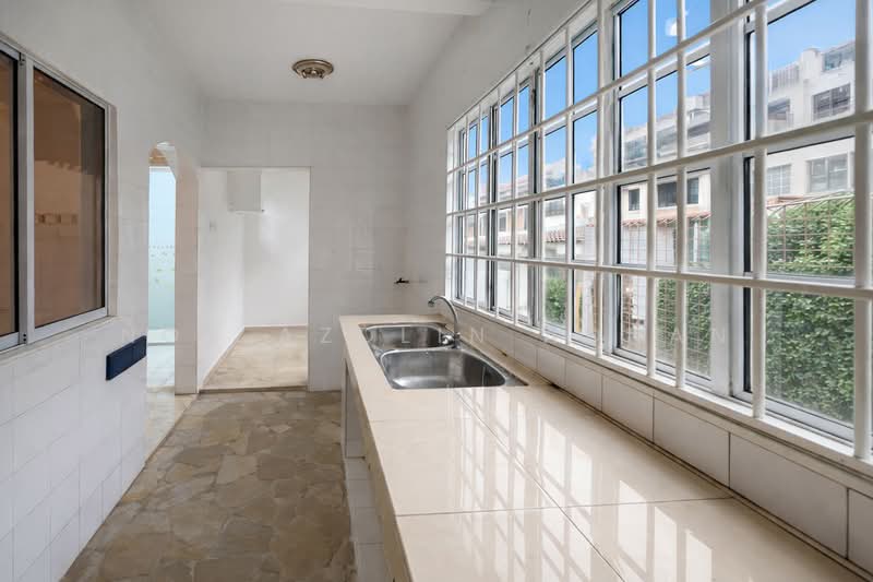 Rumah Teres 2.5 Tingkat untuk Dijual di SS12 (Subang Jaya) - Nor Azdlin Adnan - Kitchen - PropertyGuru.com.my