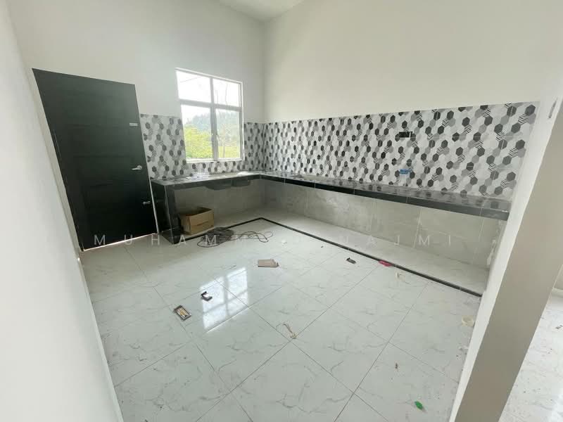 Semi-Detached House for Sale in Kampung Santong (Kuala Paka) - Muhammad Najmi - Kitchen - PropertyGuru.com.my