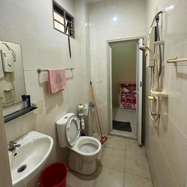 2-storey Terraced House for Rent in Juru (Penang) - Jie Chiam - Bathroom - PropertyGuru.com.my