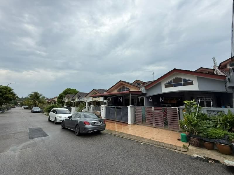 1-storey Terraced House for Sale in Taman Bestari Indah (Ulu Tiram) - Winson Tan - Exterior - PropertyGuru.com.my