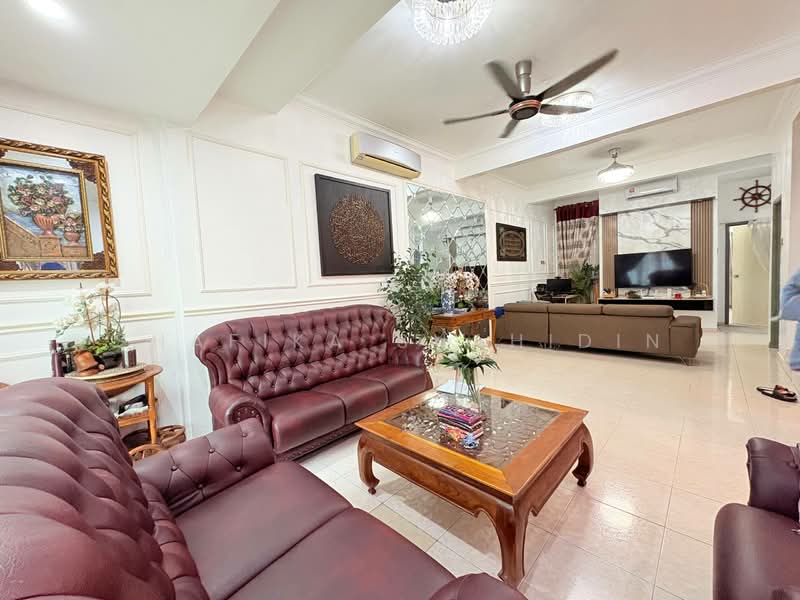 2-storey Terraced House for Sale in Seksyen U11 (Shah Alam) - Shafika Shahidin - Living Room - PropertyGuru.com.my