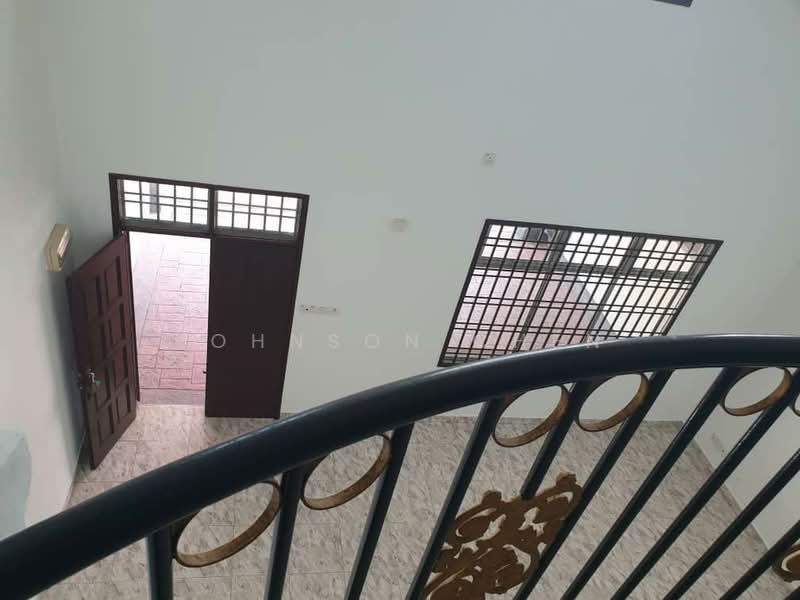 3-storey Terraced House for Sale in Taman Gunung Pulai (Kulai) - Johnson Chen - Entrance - PropertyGuru.com.my