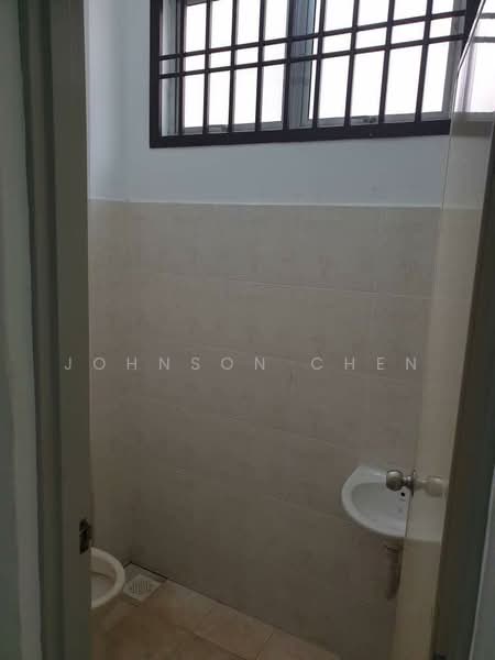 3-storey Terraced House for Sale in Taman Gunung Pulai (Kulai) - Johnson Chen - Bathroom - PropertyGuru.com.my