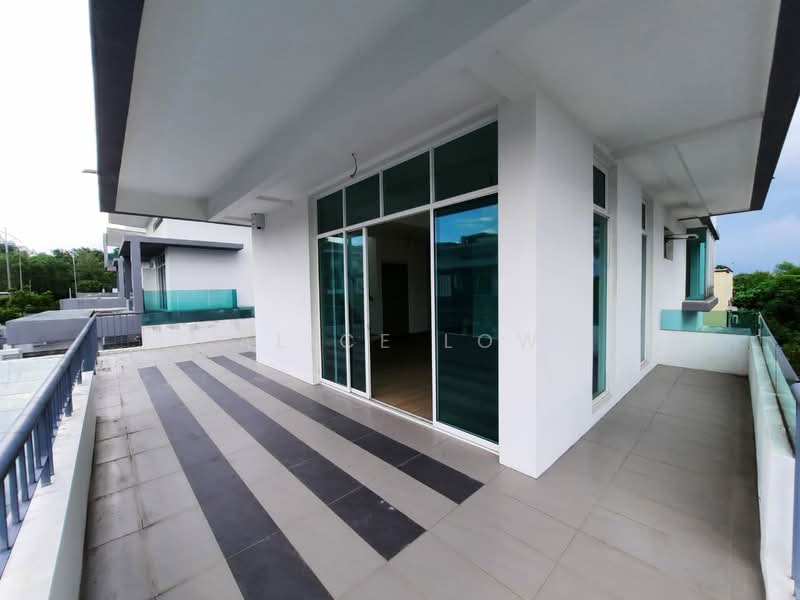 Rumah Banglo untuk Dijual di Rawang (Selangor) - Alice Low - Balcony - PropertyGuru.com.my
