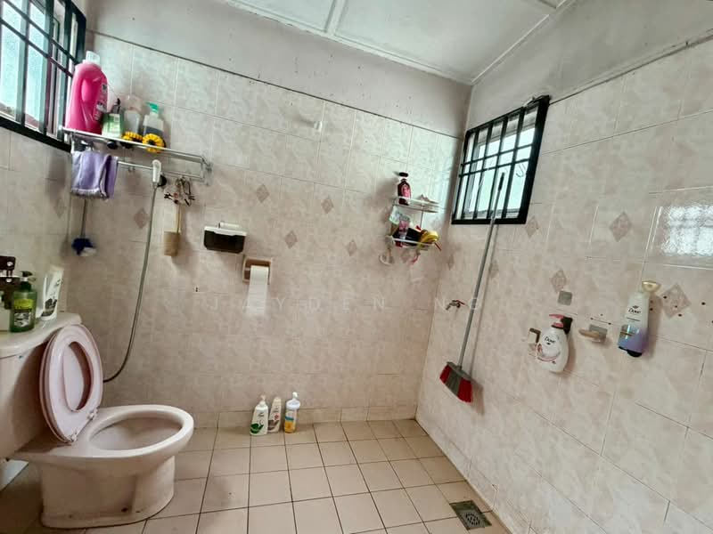 2-storey Terraced House for Sale in Taman Putri Kulai (Kulai) - Jayden Ng - Bathroom - PropertyGuru.com.my