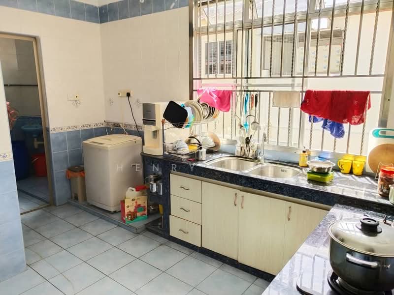 2-storey Terraced House for Sale in Bukit Indah (Iskandar Puteri (Nusajaya)) - Henry Pua - Kitchen - PropertyGuru.com.my