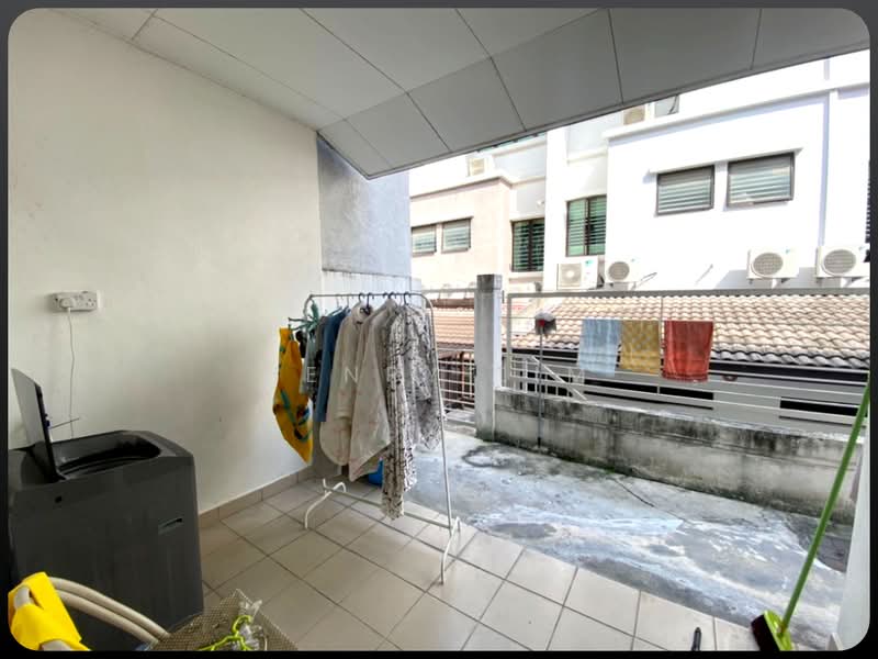 3-storey Terraced House for Sale in Batu Caves (Selangor) - Henry Lim - Balcony - PropertyGuru.com.my