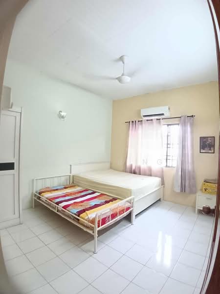 Semi-Detached House for Sale in Taman Mesra (Klang) - Esther Ng - Bedroom - PropertyGuru.com.my