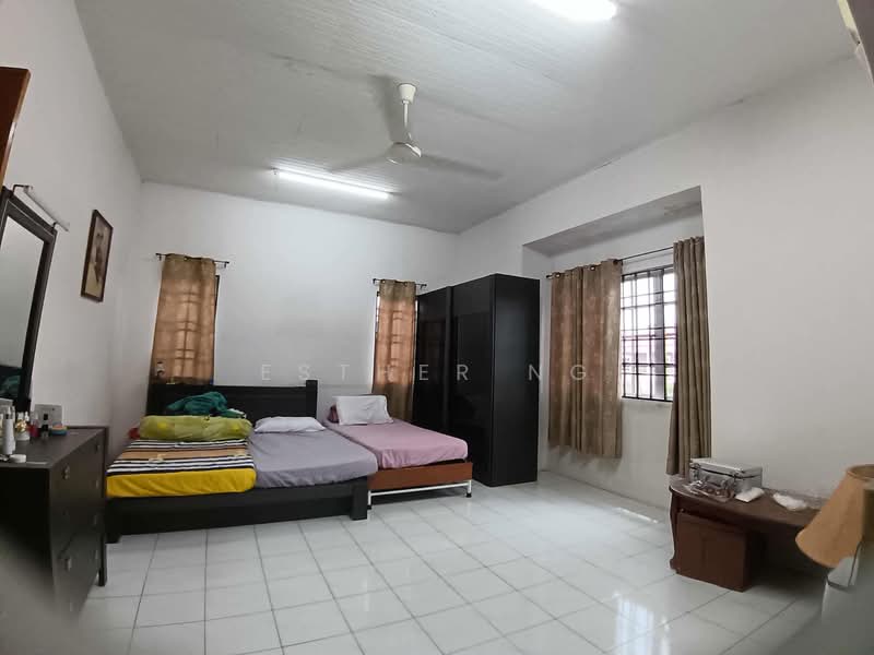 Semi-Detached House for Sale in Taman Mesra (Klang) - Esther Ng - Bedroom - PropertyGuru.com.my