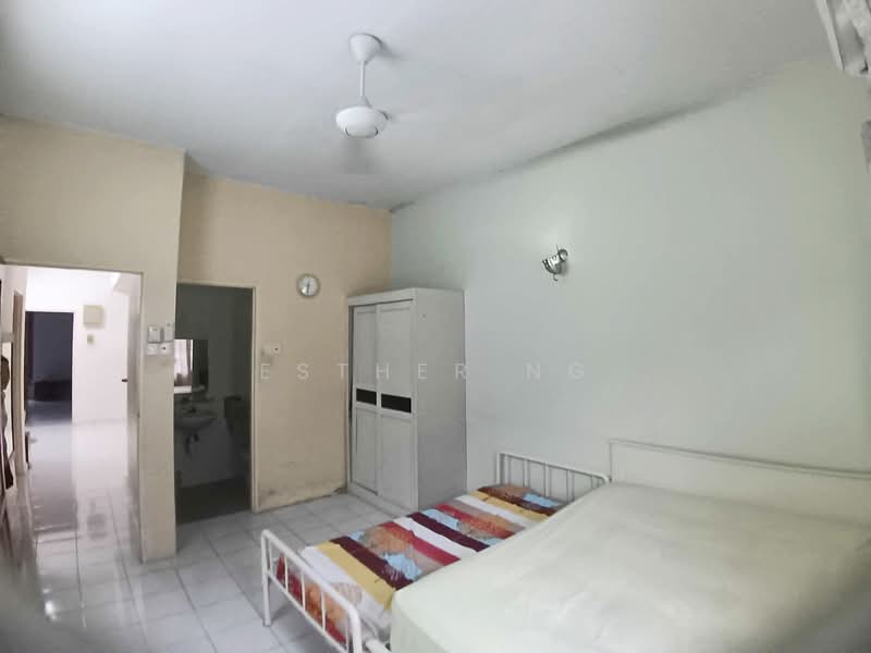 Semi-Detached House for Sale in Taman Mesra (Klang) - Esther Ng - Bedroom - PropertyGuru.com.my