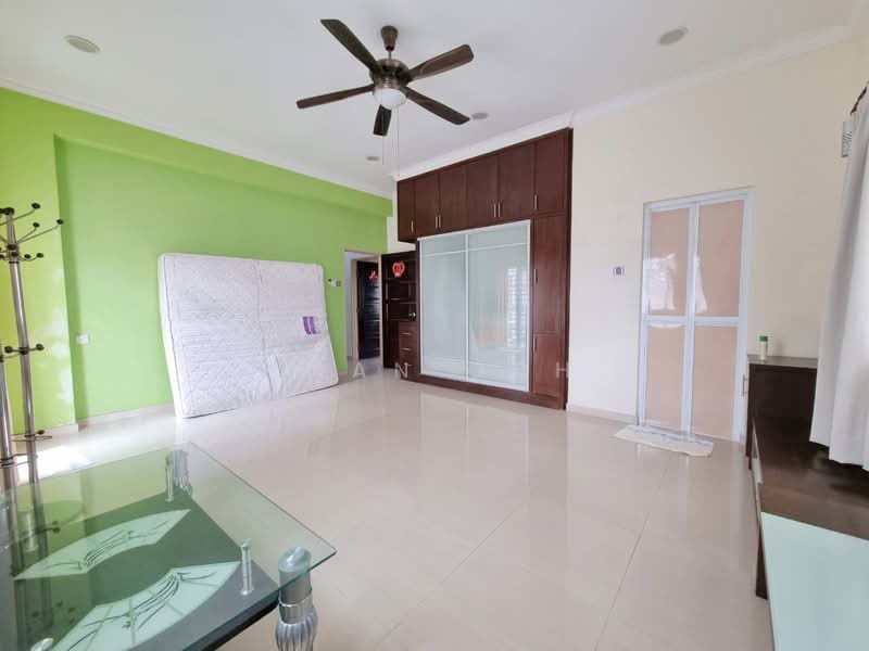 Rumah Berkembar untuk Dijual di Bandar Puteri Puchong (Puchong) - Evan Goh - Living Room - PropertyGuru.com.my