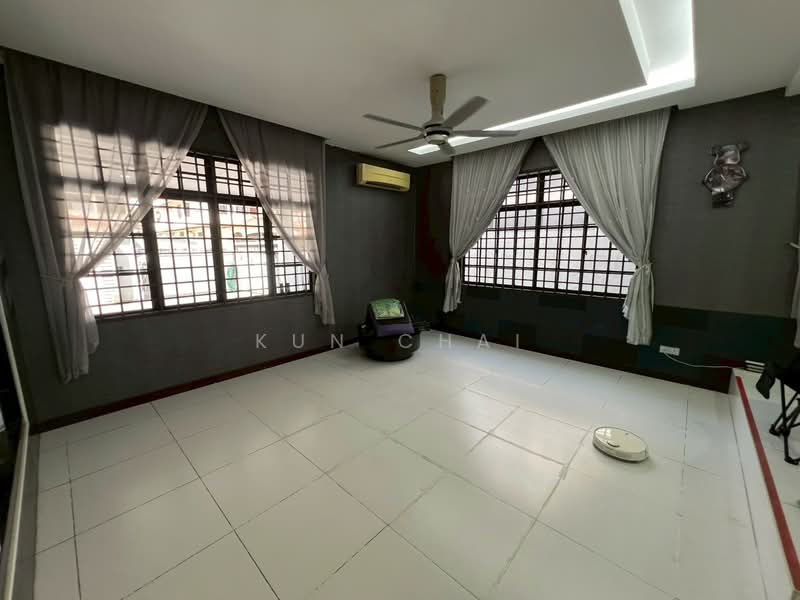 Semi-Detached House for Sale in Tampoi (Johor) - Kun Chai - Living Room - PropertyGuru.com.my