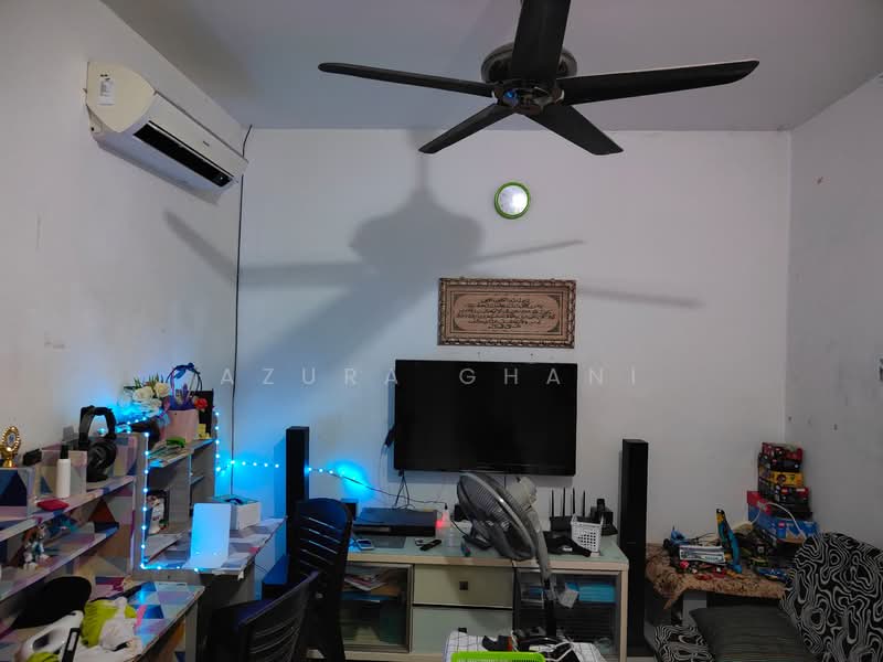 Rumah Teres 2 Tingkat untuk Dijual di Butterworth (Penang) - Azura Ghani - Living Room - PropertyGuru.com.my