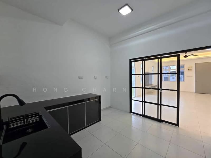 Rumah Teres 2 Tingkat untuk Disewa di Johor Bahru (Johor) - Hong Charng Lee - Kitchen - PropertyGuru.com.my
