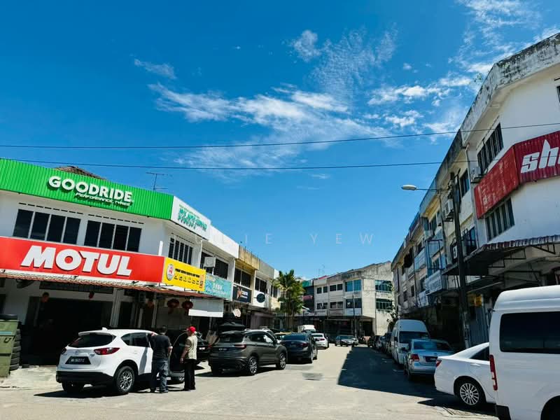 Kedai / Pejabat untuk Disewa di Taman Johor Jaya (Johor Bahru) - Julie Yew - Exterior - PropertyGuru.com.my